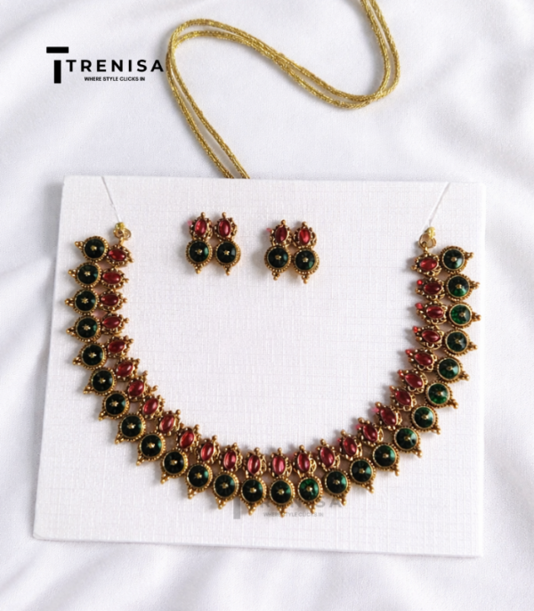 Elegant Necklace Set