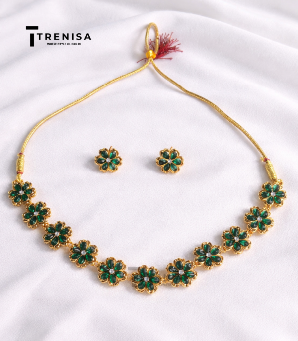 Rizaya Green Floral Short Neckpiece