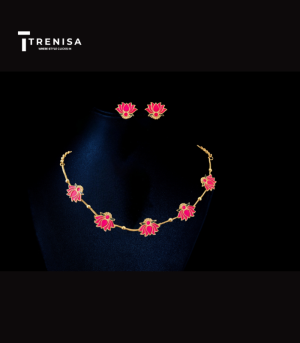 Lotus Floral Short Necklace